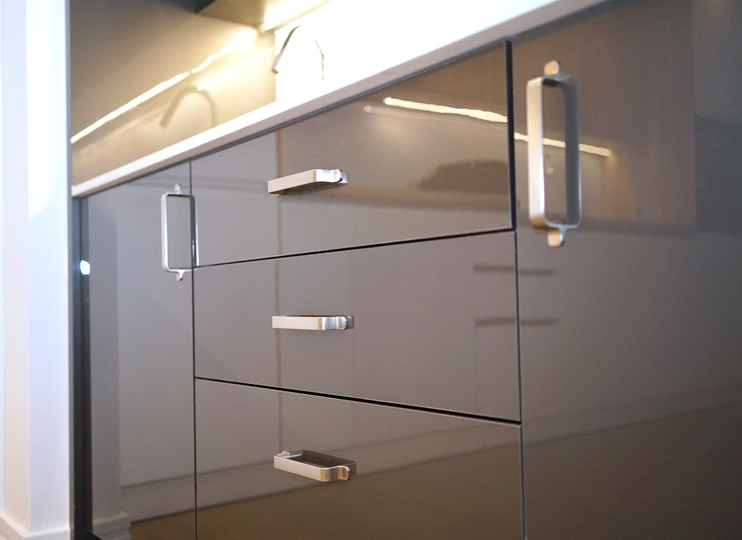 Bespoke joinery and interiors made in the Satoplast workshop, example 4